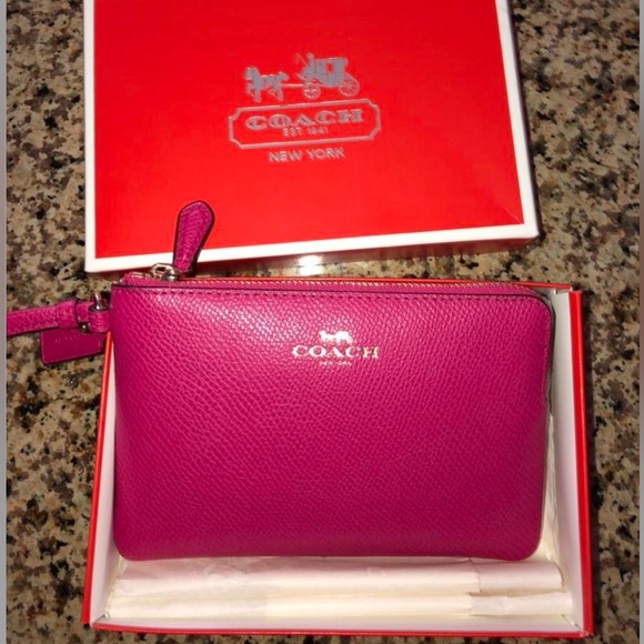 BNWT Coach pink wristlet - Picture 2 of 2